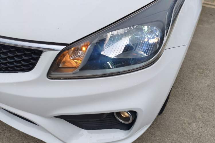 Used Kia K2 2017 Sedan 1.4L Manual Transmission GLS Left Front Headlight