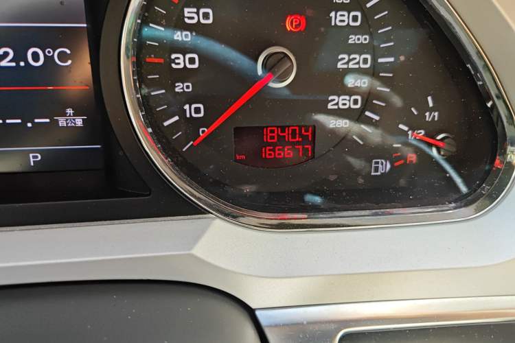 Used Audi A6L 2010 2.0 TFSI Automatic Standard Edition Odometer Close Up