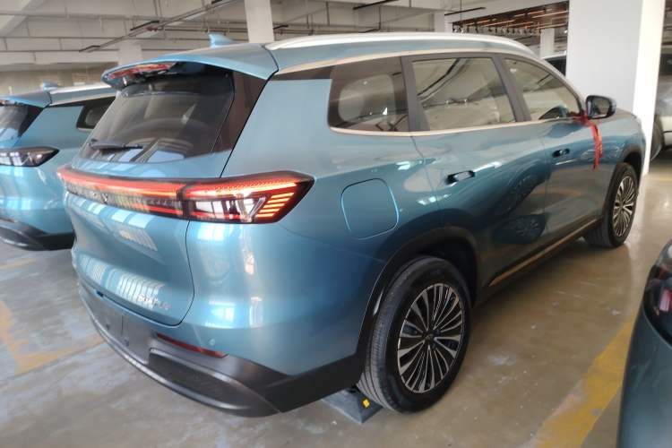 Used Chery Tiggo 8 PLUS C-DM 2025 1.5T 116 km Prestige Version 5 Seats