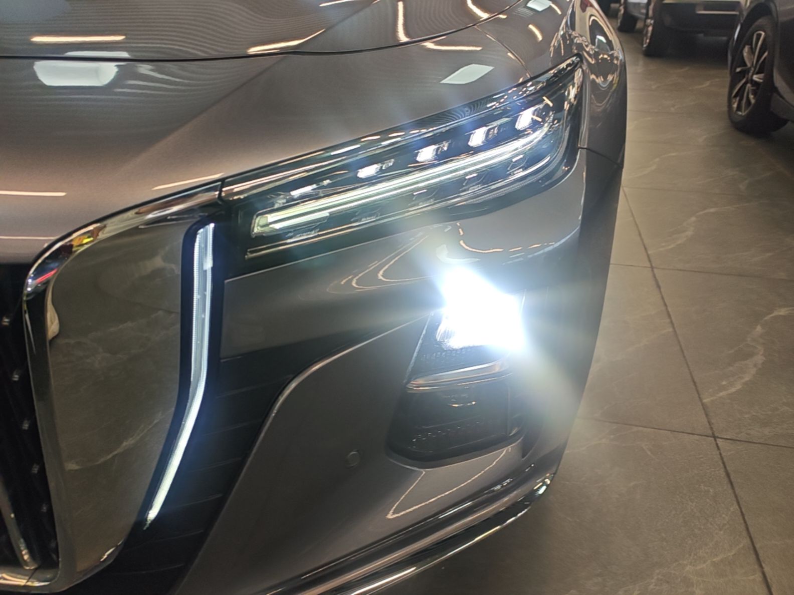 Hongqi H5 2023 1.5T DCT Smart Connect Flagship Edition - Chinese Trim Yun — снимка 8