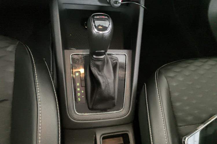 Used Skoda Kamiq 2018 1.5L Automatic Comfort Edition China VI Standard Gear Lever