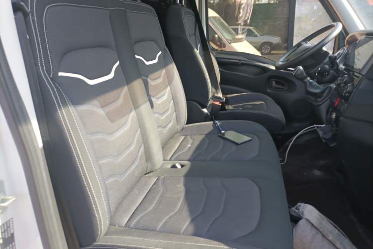 Used Iveco Eurocargo 2021 2.0T Manual - Yunrui Short Wheelbase Low-Roof Side-Sliding Door F1A