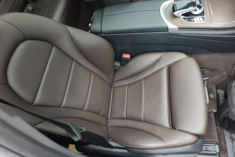 Used Mercedes-Benz GLC 2019 GLC 300 L 4MATIC Dynamic Model