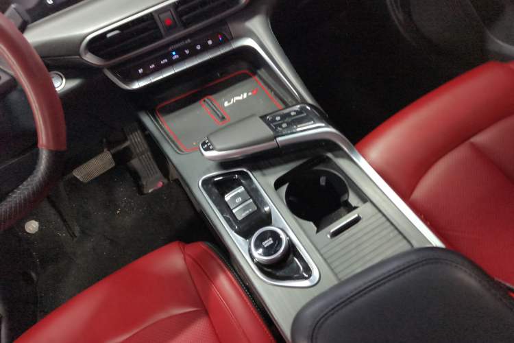 Used Changan UNI-T 2020 1.5T Prestige Version
