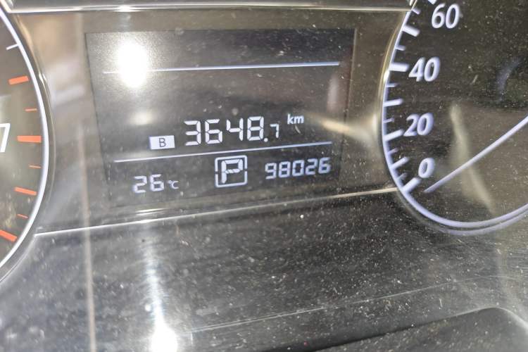 Used Nissan Tiida 2014 1.6L CVT Smart Model Odometer Close Up