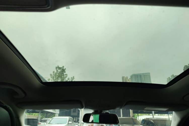 Used Mercedes-Benz C-Class 2015 C 200 L
