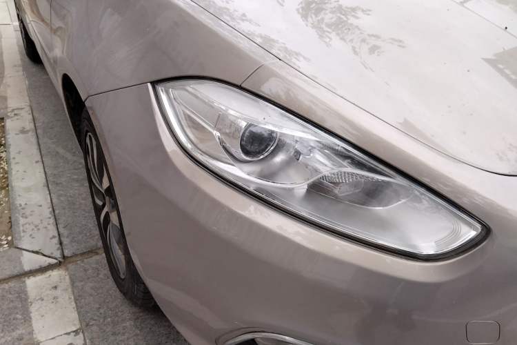 Used Fiat Viaggio 2012 1.4T Automatic Enjoyment Edition Right Front Headlight