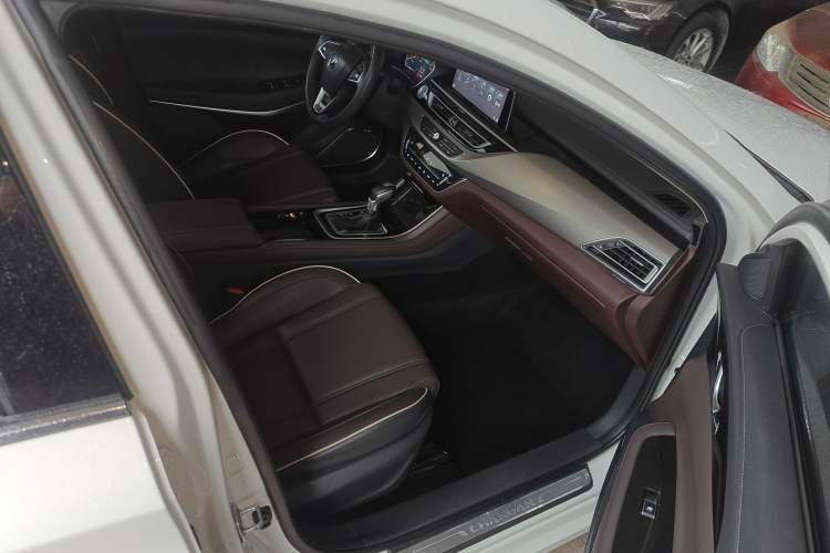 Used CHANGAN Raeton CC 2018 1.5T Automatic Zhiya Model China V Standard
