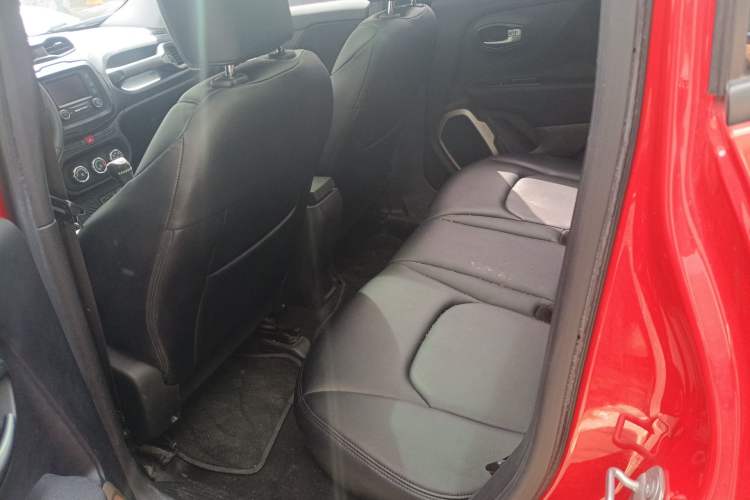 Used Jeep Renegade 2017 180T Automatic High-Energy Version Left Rear Seat