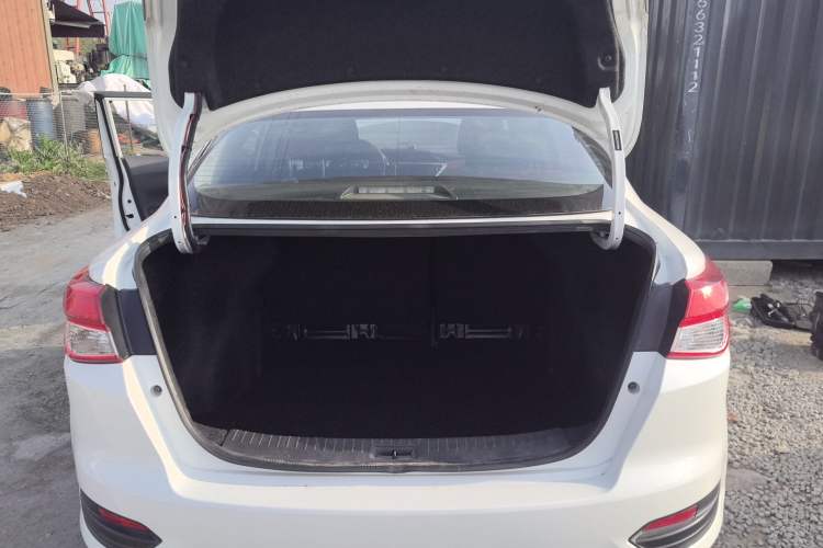 Used Nissan Lannia 2016 1.6L Manual Cool Edition