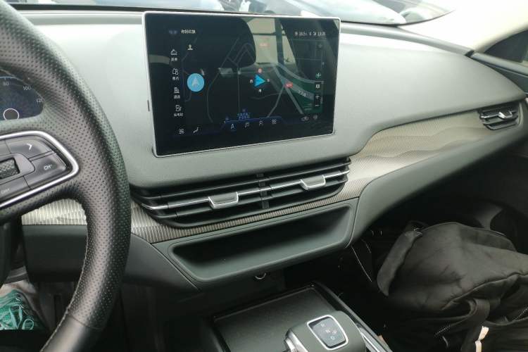 Used Hongqi E-QM5 2022 431 km Charge & Enjoy Edition Audio And AC Panel