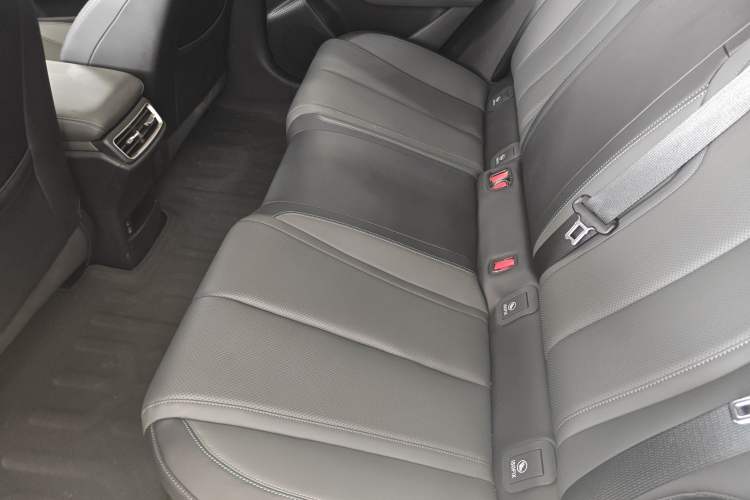 Used BYD Qin L 2025 DM-i Smart Drive 120KM Leading Model