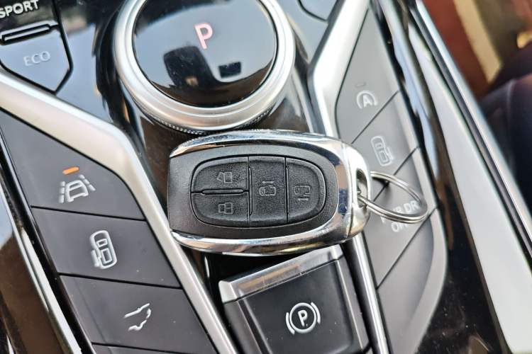 Used SAIC MAXUS G20 2019 First Edition 2.0T Automatic ZhiZun Version China V Standard
