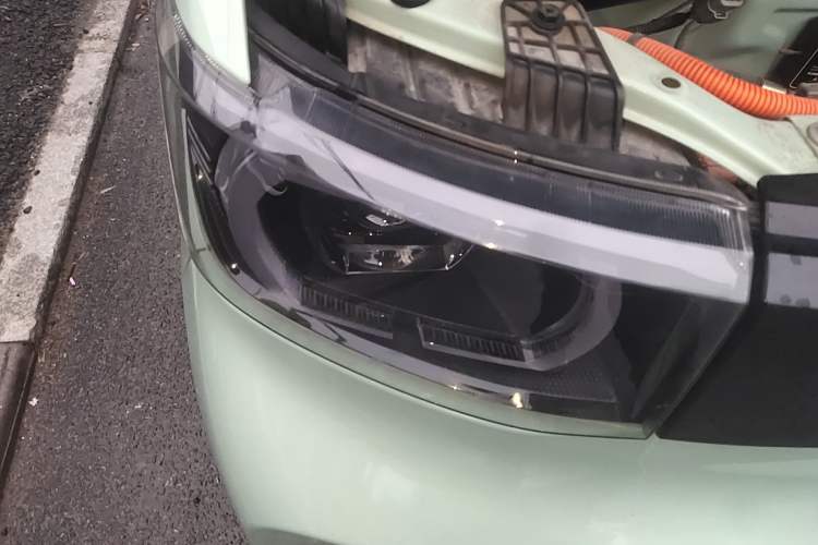 Used Wuling Hongguang MINIEV 2021 Macaron Premium Model – Lithium Iron Phosphate Right Front Headlight