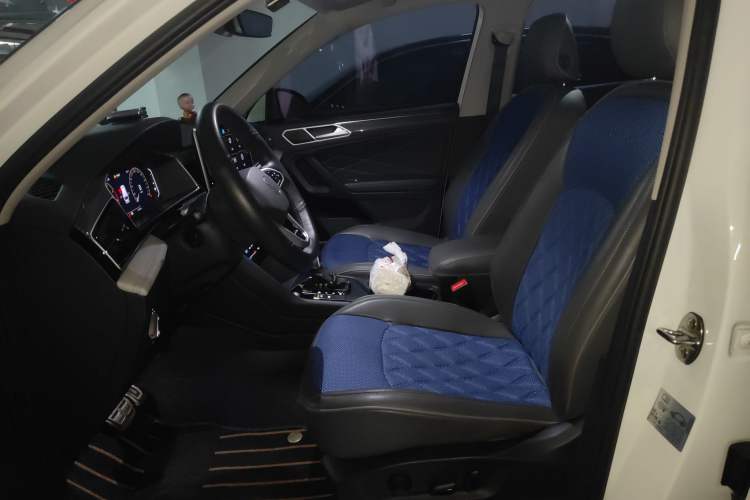 Used Volkswagen Tiguan L 2023 Restyled 330TSI Automatic Two-Wheel Drive R-Line Flagship Edition Left Front Seat