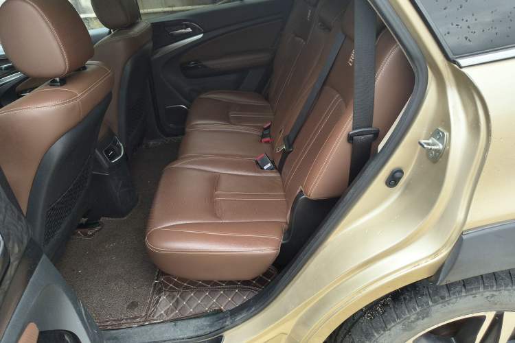 Used BYD Tang New Energy 2015 2.0T Four-Wheel-Drive Flagship Model Left Rear Seat