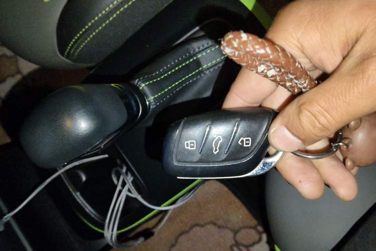 Used Roewe Clever 2021 302 km New Four-Seater Super-Efficient Version Vehicle Key