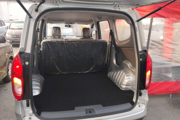 Used Wuling Hongguang New Energy 2024 All-Electric Model 300KM Practical Version
