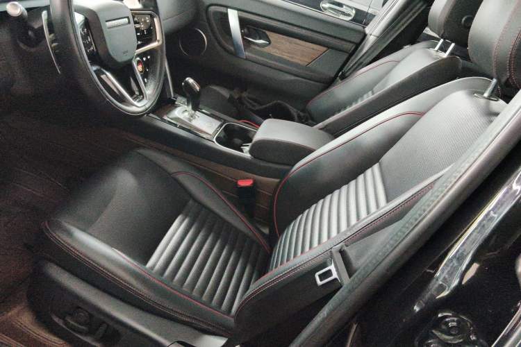 Used Land Rover Discovery Sport 2022 249 PS R-Dynamic SE Performance Tech Edition 5 Seats Left Front Seat