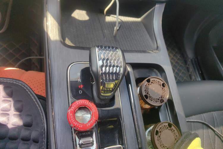 Used GAC Trumpchi GS8 2022 Dual-Engine Series 2.0TM Four-Wheel Drive Prestige Edition (6 Seats) Gear Lever