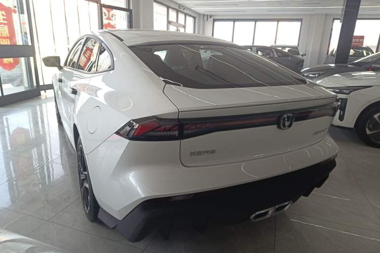 Used Changan UNI-V iDD 2024 Blue Whale Smart Electric iDD 136km ZhiKu Model
