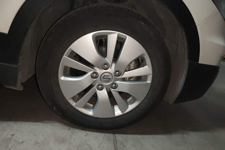 Used Suzuki S-Cross 2015 1.6L CVT Two-Wheel Drive Elite Version Right Front Wheel Hub