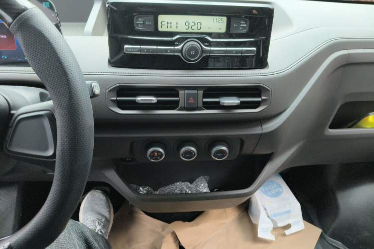 Used JMC E Fushun 2025 Model, Open Window Version, 41.86 kWh, Short Axle, Low-roof Audio And AC Panel