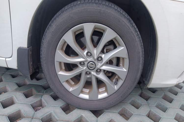Used Nissan Sylphy 2016 1.6 XL CVT Deluxe Edition Right Front Wheel Hub