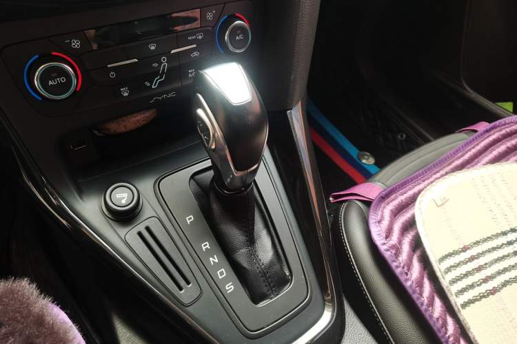 Used Ford Focus 2015 Hatchback 1.6L Automatic Fashion Edition