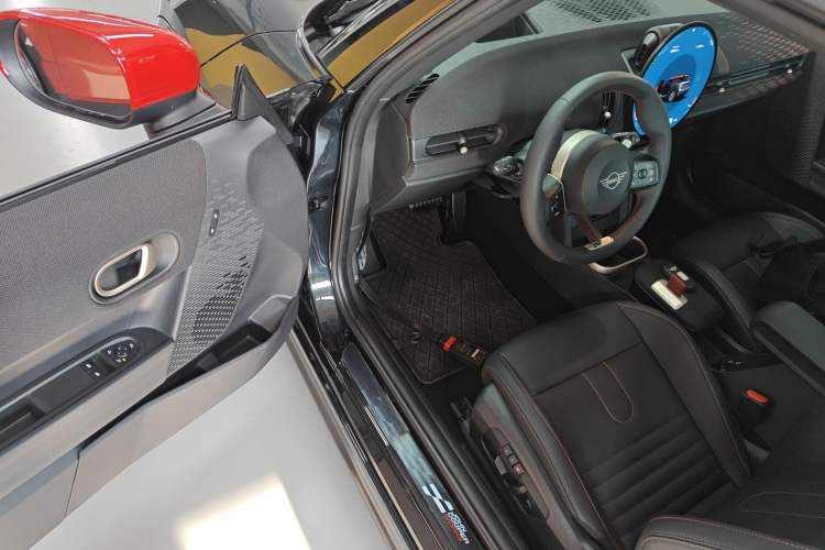 Used MINI JCW 2025 JOHN COOPER WORKS
