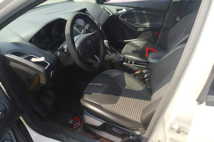 Used Ford Focus 2017 Sedan 1.6L Automatic Fashion Edition Smart Drive Version Left Front Seat