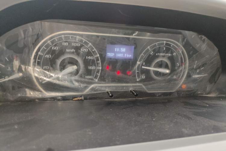 Used SAIC MAXUS Xintu V80 2021 2.0T Manual Classic Aoyuntong Short Wheelbase Mid-Roof 5/6-Seater