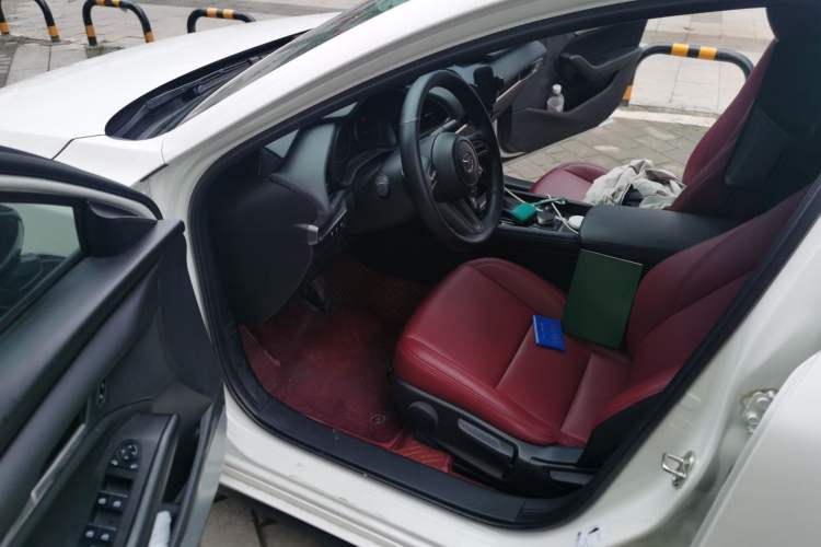 Used Mazda 3 Axela 2023 2.0L Automatic Zhiqing Edition
