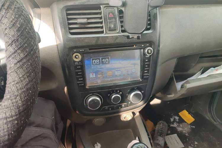 Used Wuling Rongguang V 2015 1.2L Practical Model
