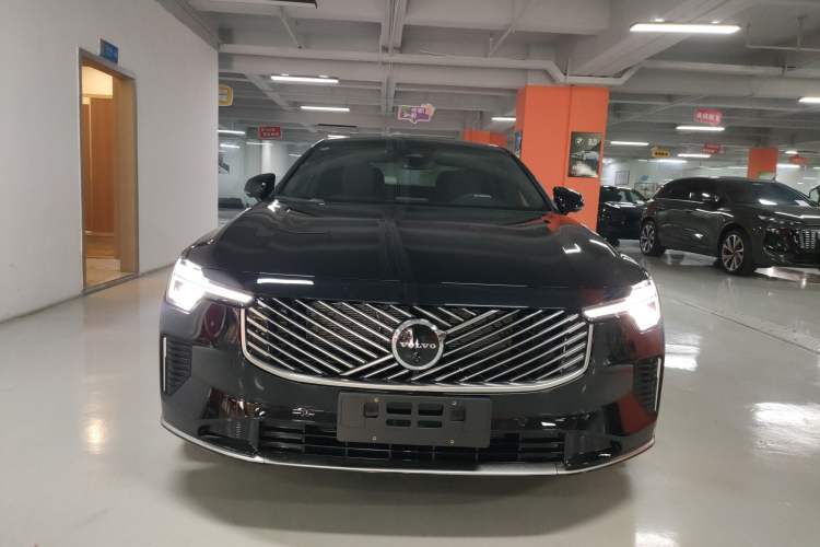 Used Volvo S90 2026 B5 Zhiyuan Luxury Edition