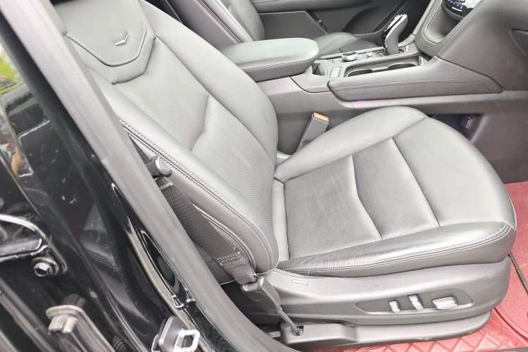 Used Cadillac XT6 2022 2.0T Six-Seater Four-Wheel-Drive Prestige Version
