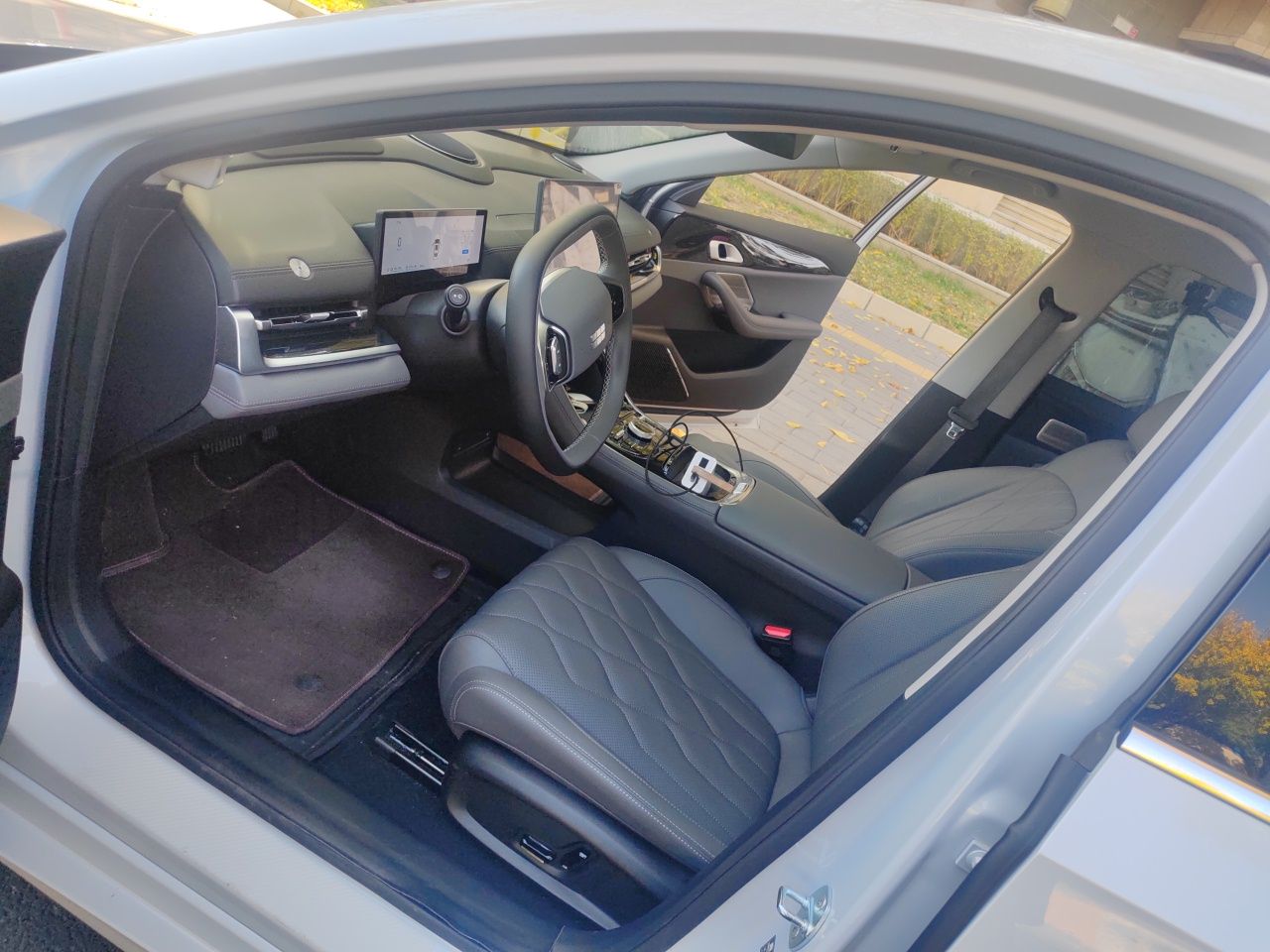 Geely Galaxy A7 2025 Model EM-i 150km Exploration+ Edition — снимка 12