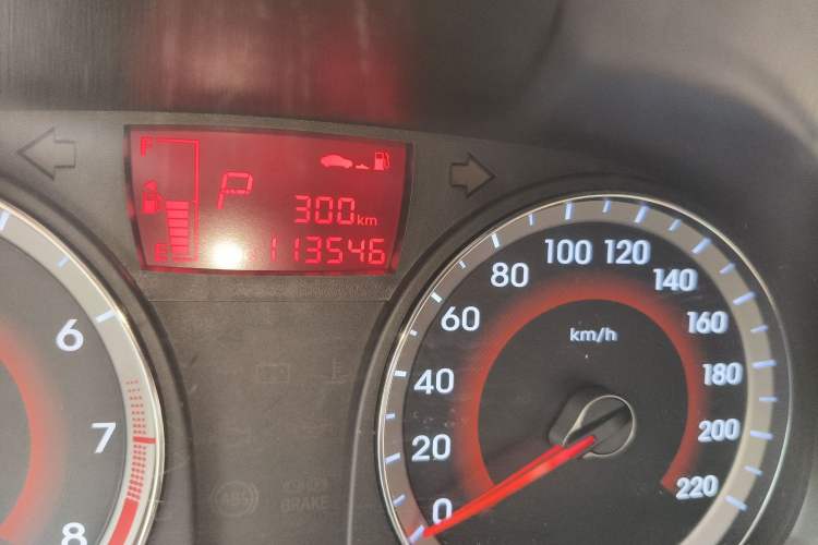 Used Hyundai Verna (older generation) 2010 Sedan 1.4L Automatic Fashionable GT Model Odometer Close Up