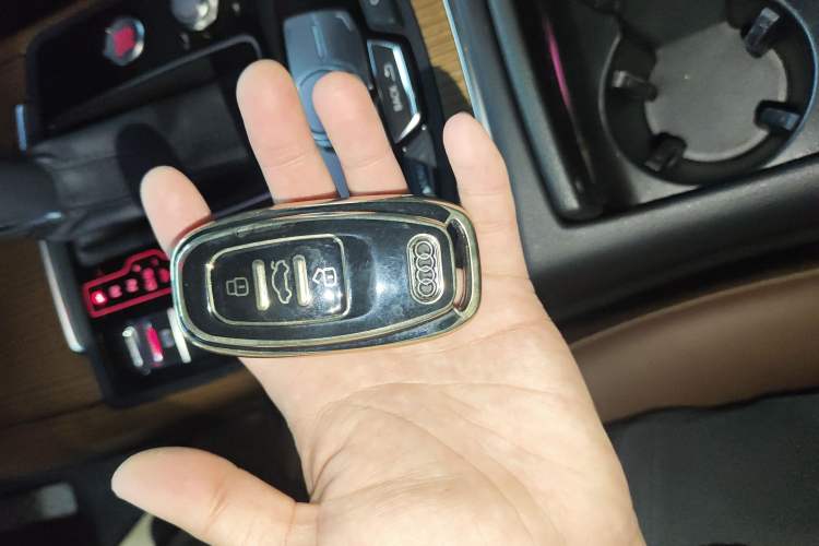 Used Audi A6L 2018 30th Anniversary Edition 30 FSI Style Model
