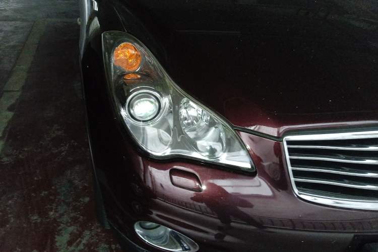 Used Infiniti QX50 2013 2.5L Two-Wheel-Drive Elegant Edition Right Front Headlight