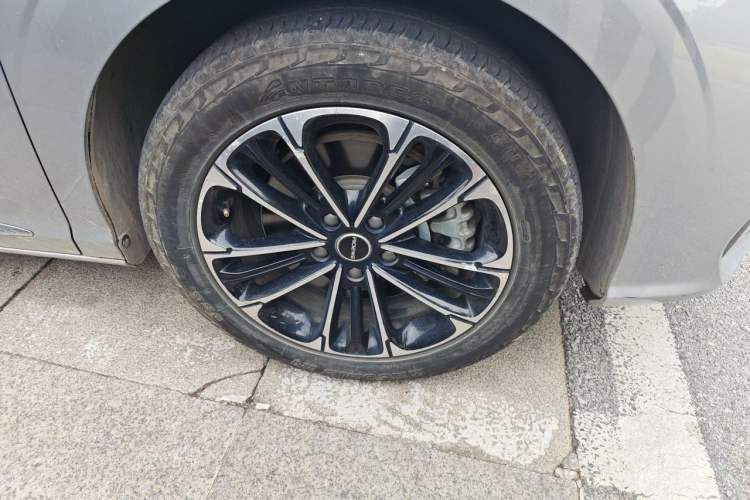 Used Roewe iMAX8 2022 400TGI Celebration Edition
