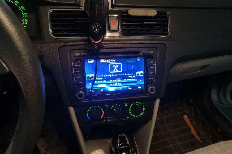 Used Skoda Rapid 2015 1.6L Automatic Smart Selection Model
