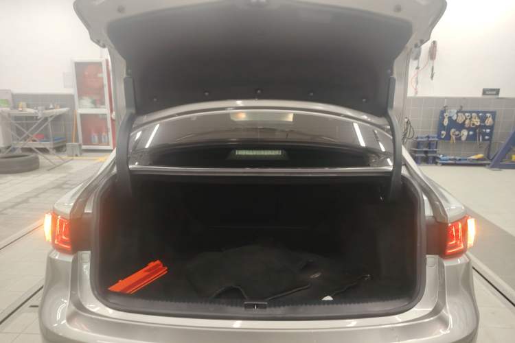 Used Lexus IS 2015 200t F SPORT