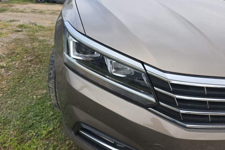 Used Volkswagen Passat 2017 330TSI DSG Luxury Edition Right Front Headlight