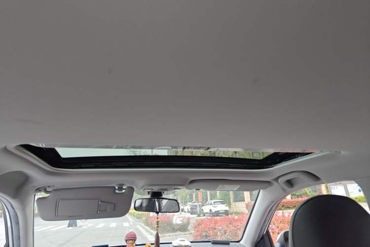 Used Geely Auto Vision 2019 Upgraded Model 1.5L Manual Luxury Version China VI Standard Headliner