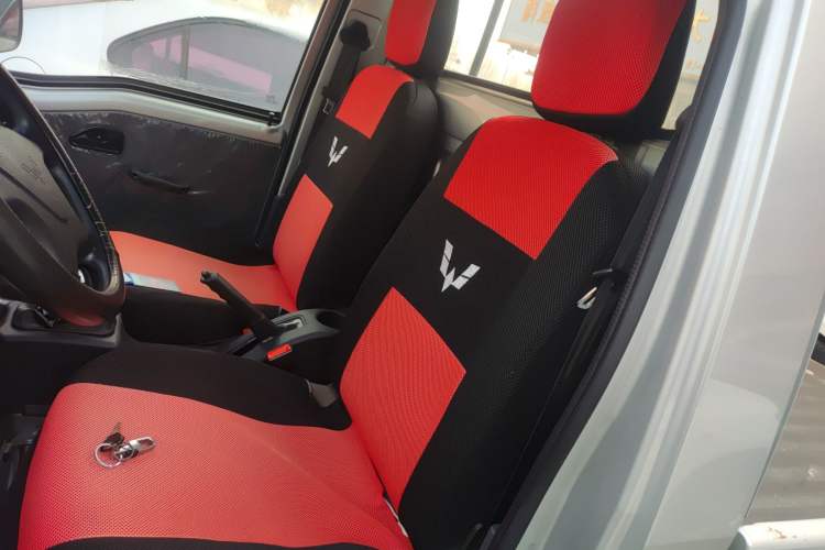 Used Wuling Zhiguang Small Truck 2020 1.2L Single Cab Left Front Seat