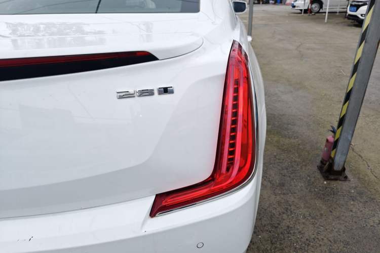 Used Cadillac XTS 2018 28T Elite Edition Right Rear Taillight