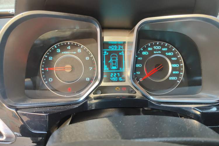 Used Zotye Domy X5 2017 Upgraded Model 1.5T Manual Luxury Version
