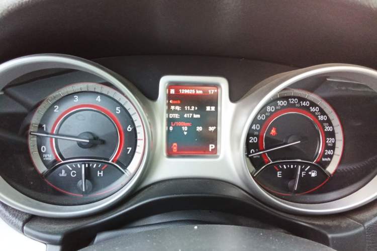 Used Dodge Journey 2013 2.4L Two-Wheel Drive Luxury Version