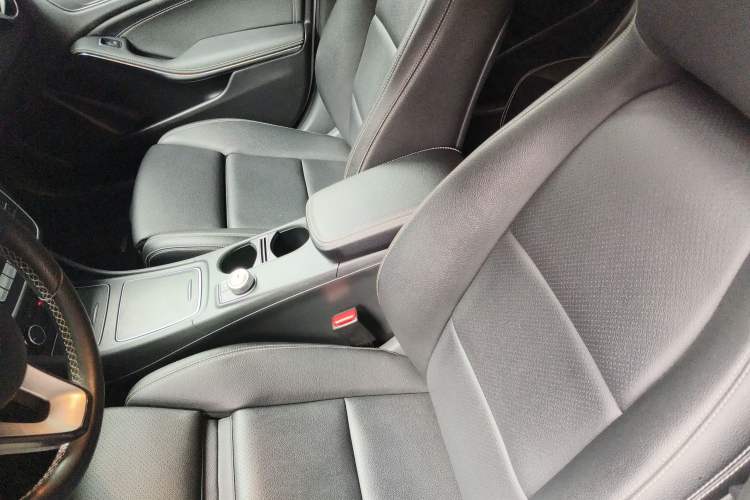 Used Mercedes-Benz GLA 2017 GLA 200 Fashion Model Left Front Seat